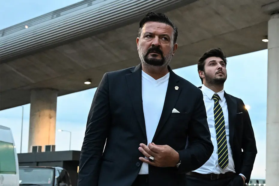 Fenerbahçe'de Ertan Torunoğulları'ndan transfer sorusuna cevap - 4 Fenerbahçe'de Ertan Torunoğulları'ndan transfer sorusuna cevap - 4