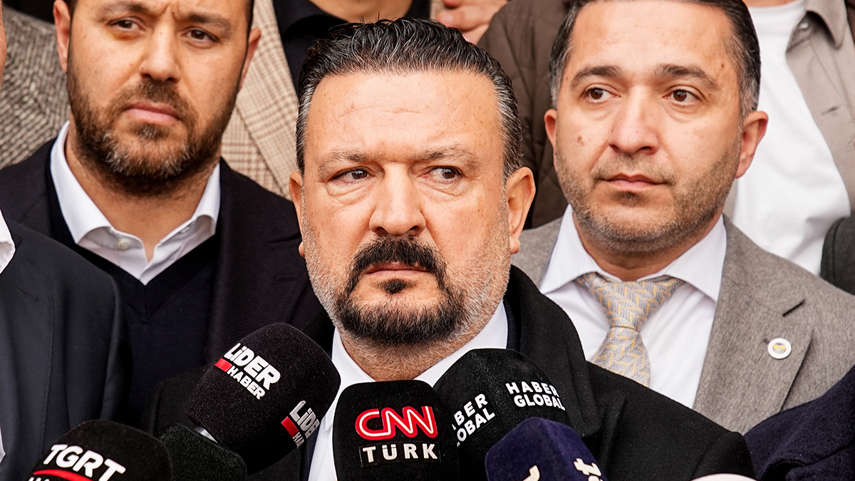 Torunoğulları takımda yaşanan sakatlıklarla ilgili ise \