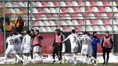 Süper Lig yolunda 11 maçlık çılgın galibiyet serisi: Van da bileklerini bükemedi