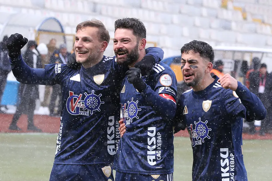 Bugün ayrılık günü! Galatasaray'da 3, Fenerbahçe ve Beşiktaş'ta 2, Trabzonspor'da 1 isim veda ediyor - 16