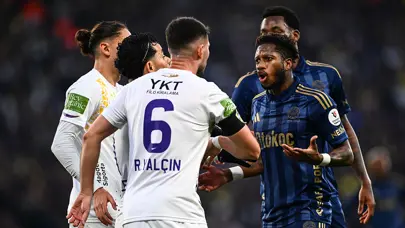 Trio'dan Fenerbahçe maçındaki penaltı pozisyonuna olay yorum: "Bunu nasıl yapar?"