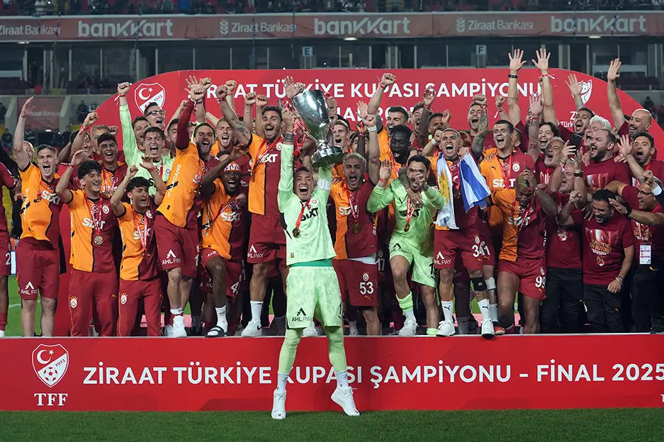 Galatasaray'da çifte kupaya çılgın prim