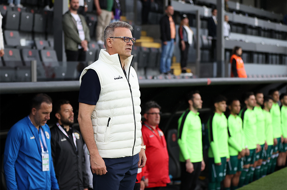 Şanlıurfaspor'da 15 maçta 2 galibiyet alan İrfan Buz ile yollar ayrıldı