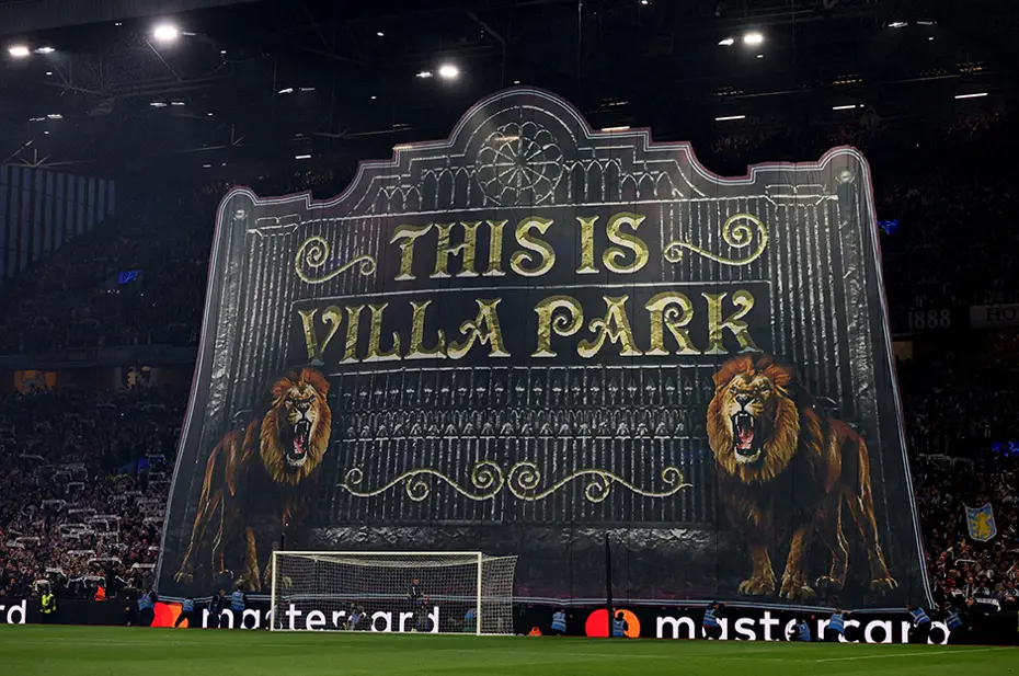 Şampiyonlar Ligi gecesi inanılmaz hatayla başladı: Futbolcular kulaklarına inanamadı - 4