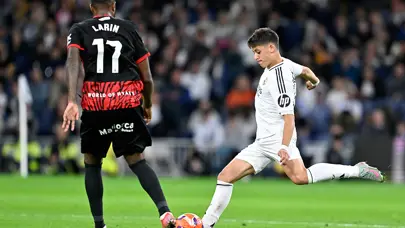 Real Madrid son dakikada galibiyete uzandı