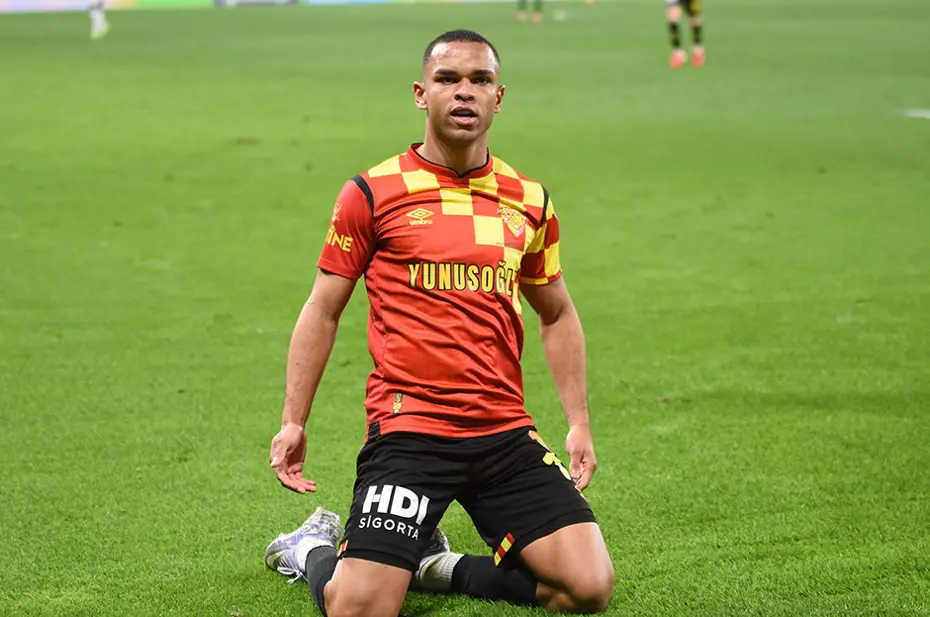 Göztepe yeni orta sahasını Premier Lig'de buldu - 4