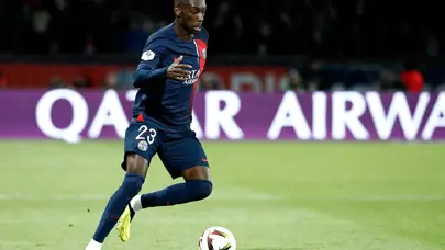 Randal Kolo Muani, PSG'den ayrıldı