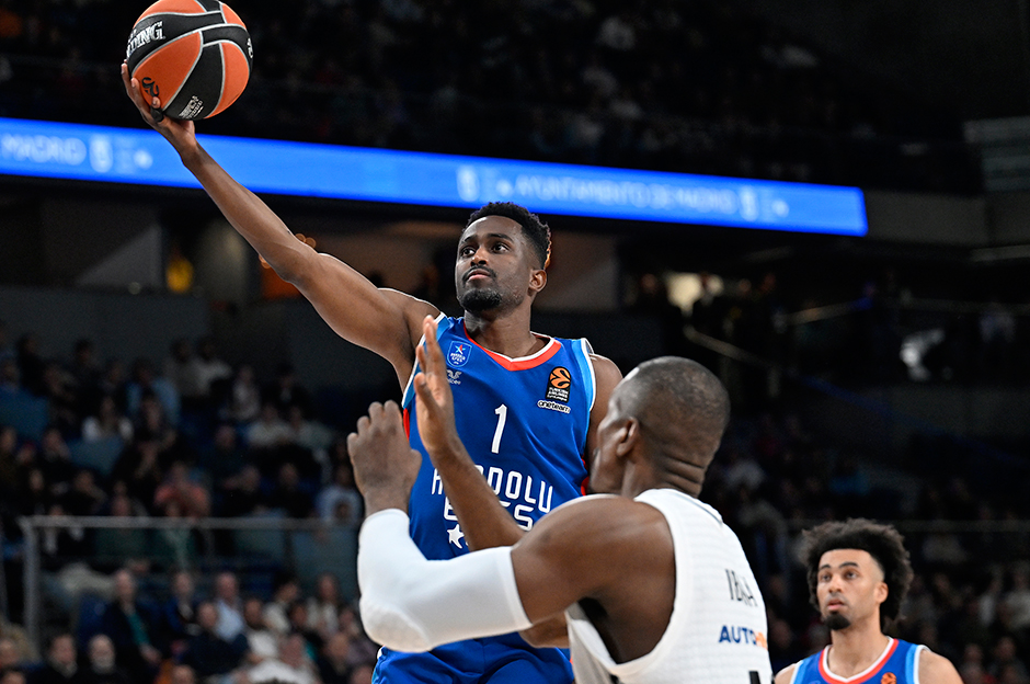 Anadolu Efes, EuroLeague'de Paris'i ağırlayacak