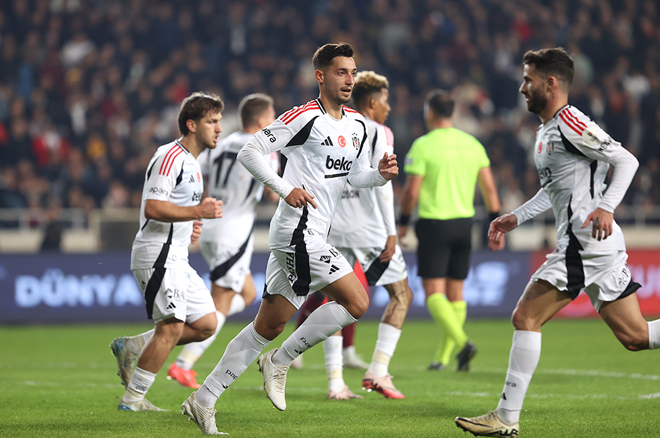 Beşiktaş'ta beş futbolcu kart sınırında