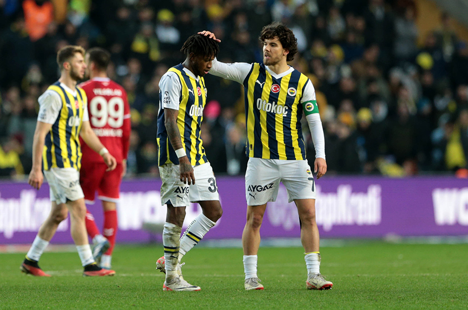 Fenerbahçe'nin Göztepe maçı kamp kadrosunda Ferdi ve Fred detayı