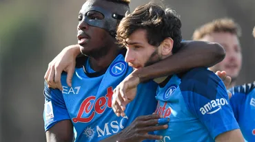 Lider Napoli hız kesmedi