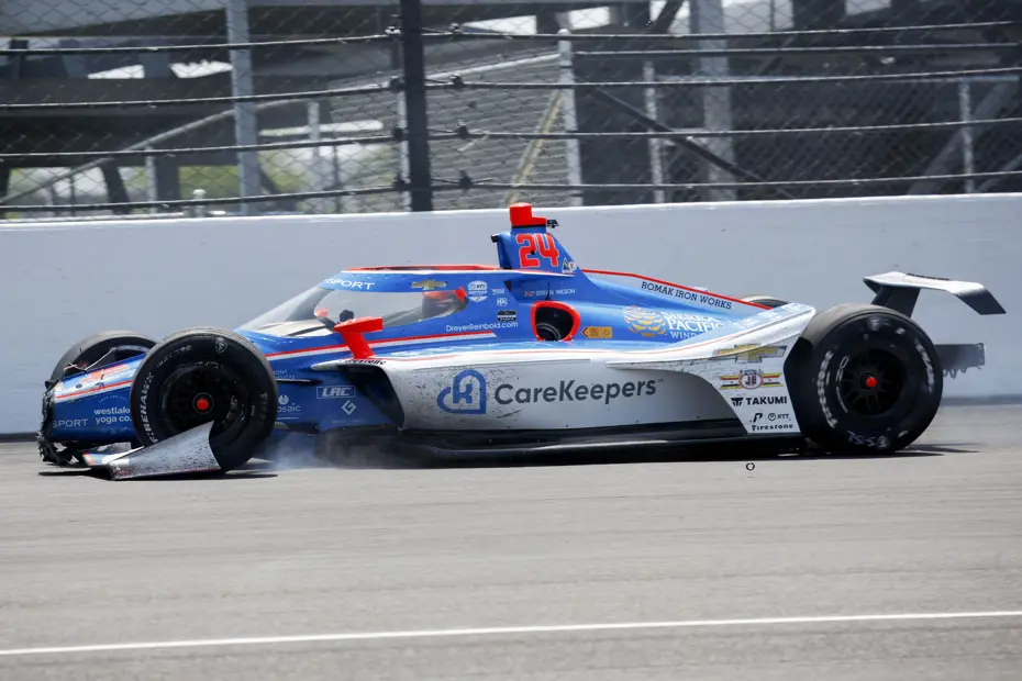Indy500'te korkutan kaza - 3