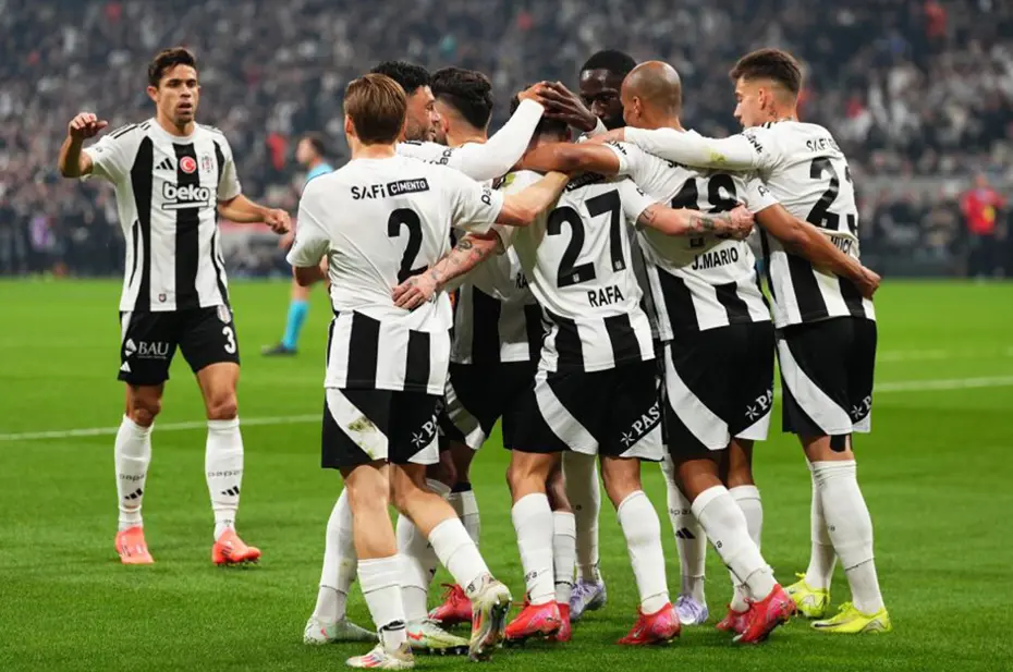 Beşiktaş - Galatasaray VAR kayıtları: Kırmızı kartlar ve İngilizce detayı - 3 Beşiktaş - Galatasaray VAR kayıtları: Kırmızı kartlar ve İngilizce detayı - 3