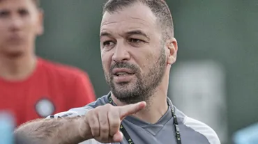 Altay'da Djilali Bahloul motivasyonu