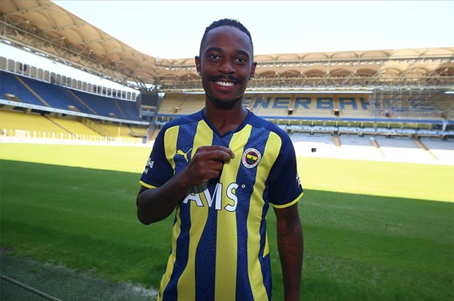 Lincoln sonrası Fenerbahçe'de 2 ayrılık daha an meselesi - 1 Lincoln sonrası Fenerbahçe'de 2 ayrılık daha an meselesi - 1