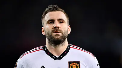 Luke Shaw'dan 4 yıllık imza