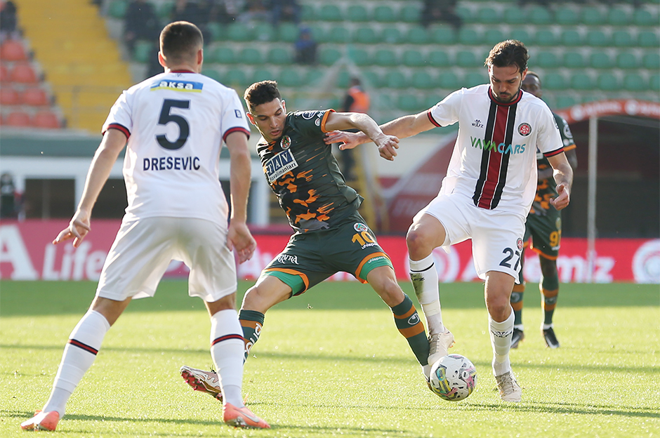 Alanya'daki düelloda kazanan çıkmadı