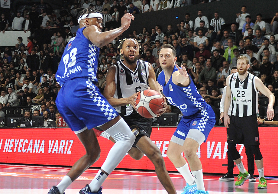 Beşiktaş Emlakjet 107 sayıyla kazandı ve kümede kaldı