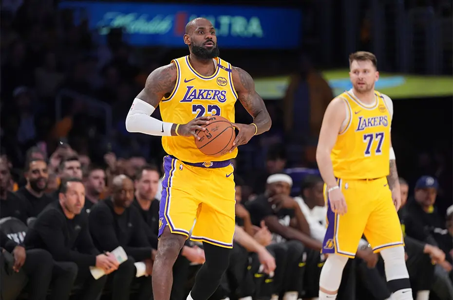 Luka Doncic, Lakers kariyerine galbiyetle başladı - 3