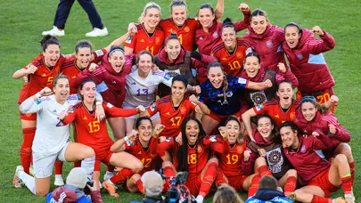 FIFA Kadınlar Dünya Kupası'nın ilk yarı finalistleri belli oldu