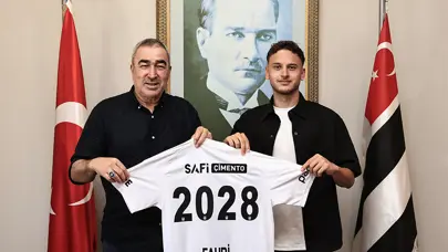 Beşiktaş genç futbolcusuyla sözleşme yeniledi