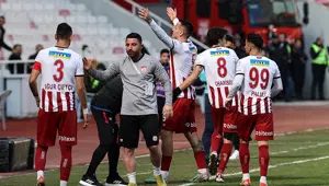 Sivasspor, Rey Manaj farkıyla kazandı Sivasspor, Rey Manaj farkıyla kazandı