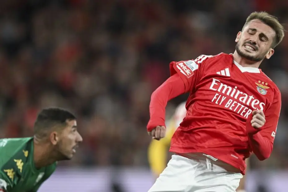 Kerem Aktürkoğlu'nun olay tepkisi ekrana yansıdı: Dev maçta çileden çıktı - 4