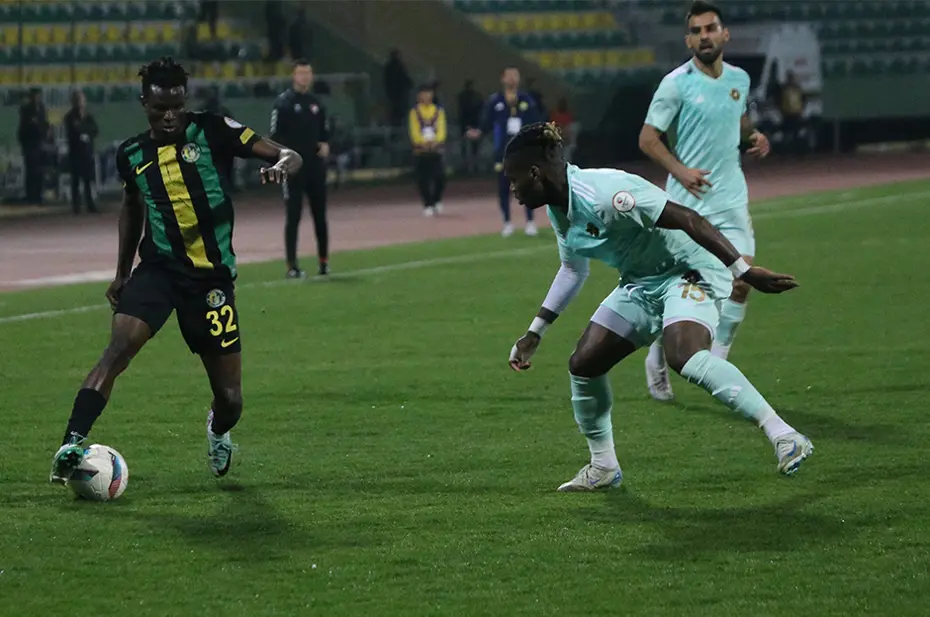 Fenerbahçe açıklamasına düzeltme: Şanlıurfaspor'dan Ogundu için bir paylaşım daha - 4 Fenerbahçe açıklamasına düzeltme: Şanlıurfaspor'dan Ogundu için bir paylaşım daha - 4
