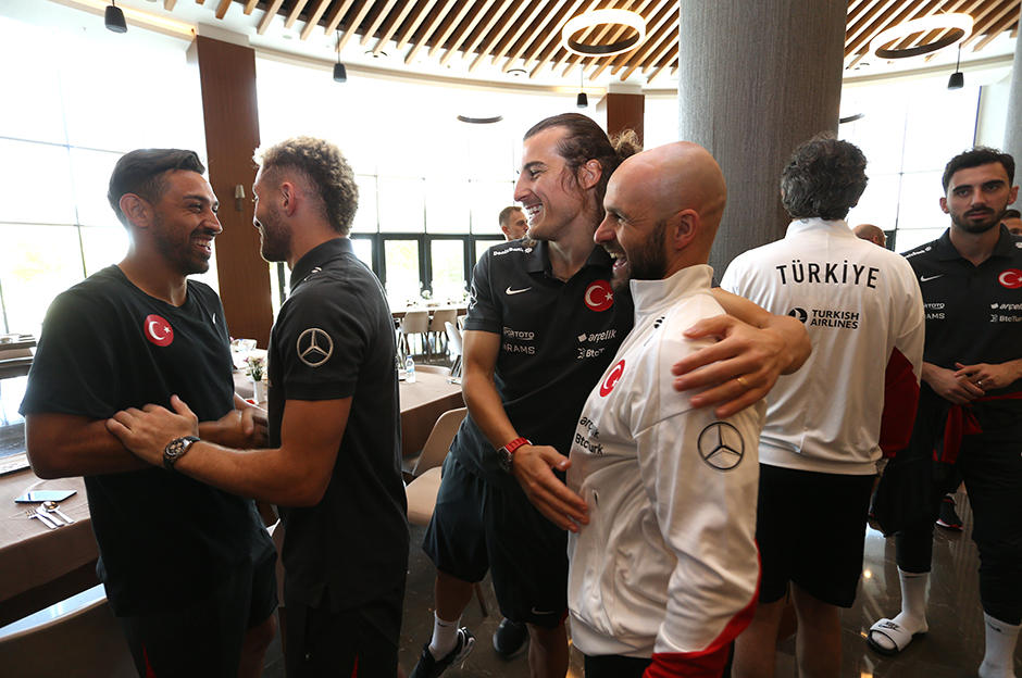 Milli mesai başlıyor: Futbolcular Riva'da toplandı