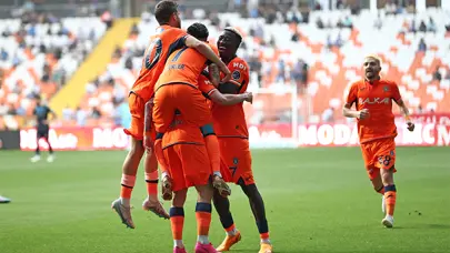 Galibiyet golü Keny'den: Başakşehir'den Adana'da 3 golle kazandı