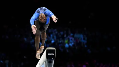 Simone Biles altın madalyayla döndü