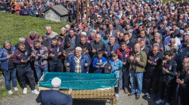Hayatını kaybeden Trabzonspor'un altyapı futbolcusu Mirkan Kurt'un cenazesi toprağa verildi