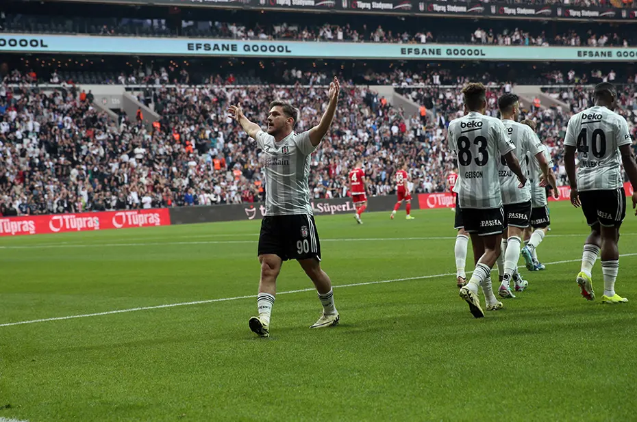 Beşiktaş'tan 15 milyon Euro'luk teklife ret - 4