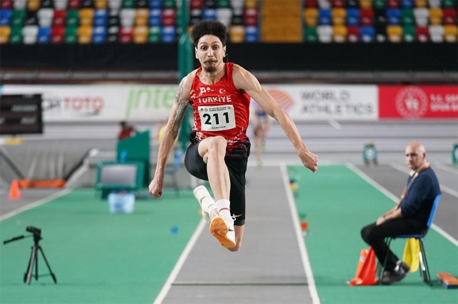 Milli atlet Can Özüpek, Kamerun'da birinci oldu