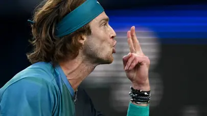 Hakeme bağırmanın faturası ağır oldu: Rus tenisçi neye uğradığını şaşırdı