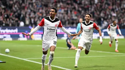 Bundesliga'da 9 gollü maç: Milli futbolcu da ağları havalandırdı