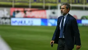 Aykut Kocaman şampiyonluk yarışı için oran verdi: "Yüzde 51 aleyhinde..." Aykut Kocaman şampiyonluk yarışı için oran verdi: "Yüzde 51 aleyhinde..."
