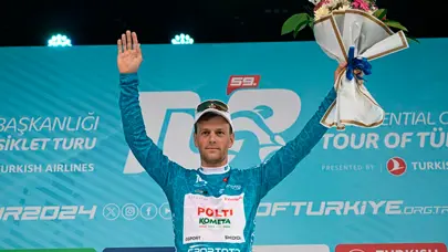 Rakibini bariyere sıkıştıran Poppel diskaliye edildi: Lonardi etabı kazandı