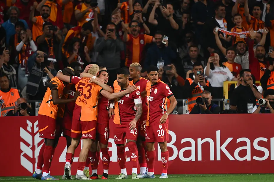 Galatasaray'da 3 isimden kariyer rekoru: Hücum hattındaki isimlerden dev katkı - 2