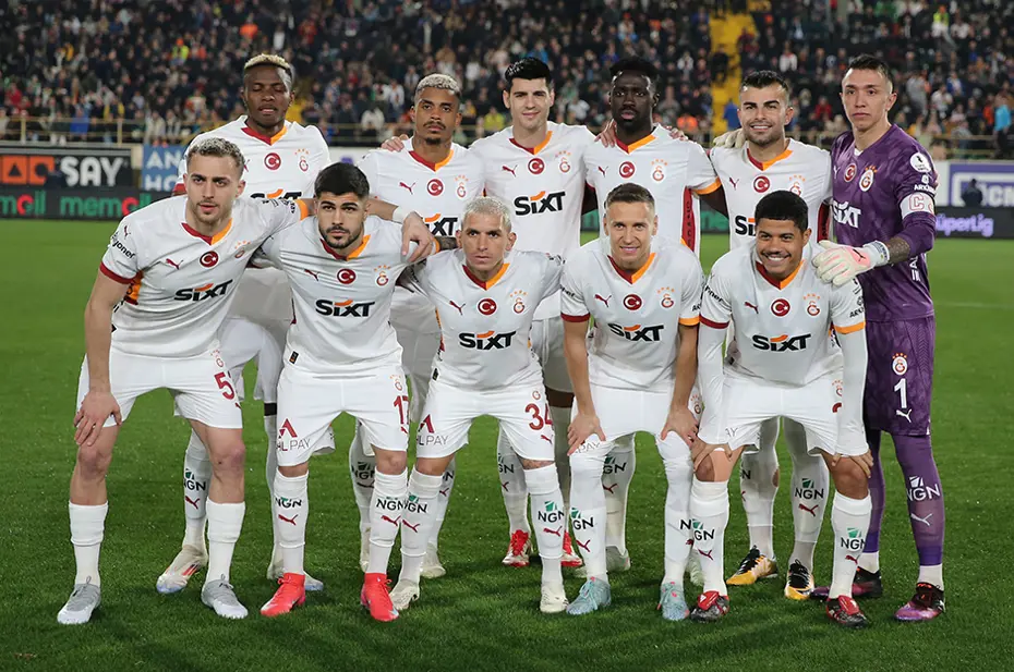 "Uçurumun kenarından döndü" | Spor yazarları Galatasaray için ne dedi? - 3 "Uçurumun kenarından döndü" | Spor yazarları Galatasaray için ne dedi? - 3