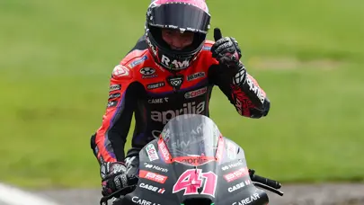 Katalonya'daki sprint yarışı Aleix Espargaro kazandı