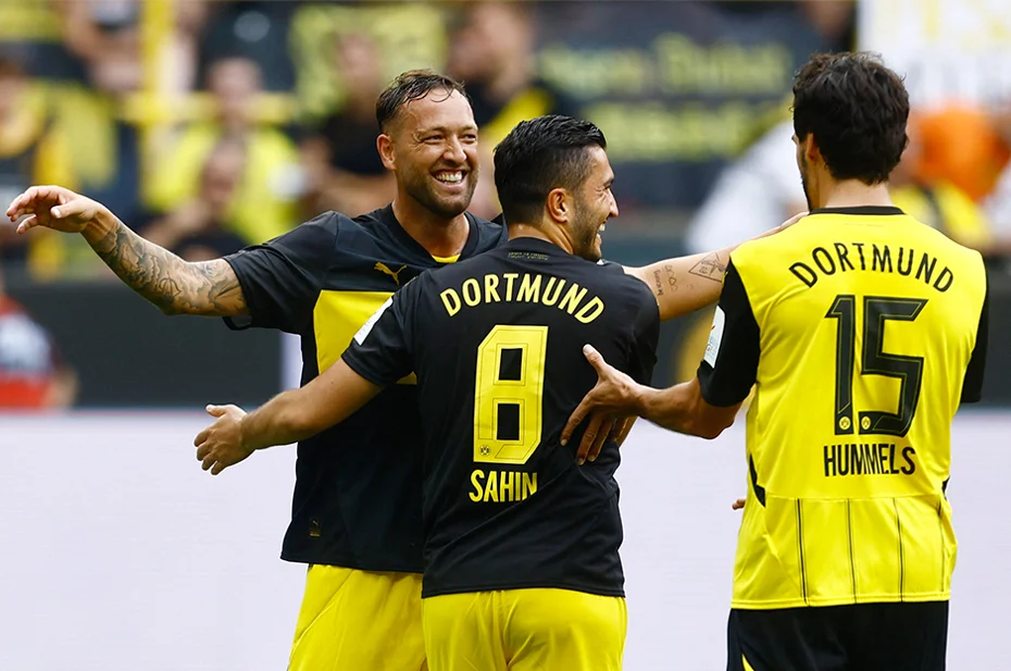 Jübile maçında takımın başına geçti: Jürgen Klopp yeniden Borussia Dortmund'da - 1 Jübile maçında takımın başına geçti: Jürgen Klopp yeniden Borussia Dortmund'da - 1