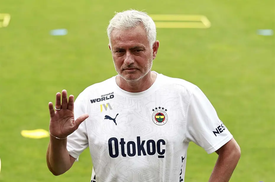 Fenerbahçe'de 4 isim yolcu: Mourinho açıklamıştı - 4 Fenerbahçe'de 4 isim yolcu: Mourinho açıklamıştı - 4