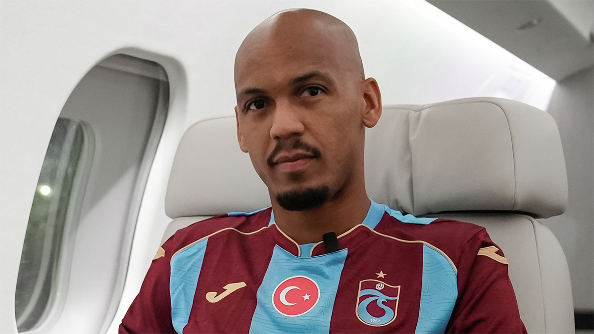 Yeni transfer imzaya geliyor! Uçaktan ilk mesajı verdiYeni transfer imzaya geliyor! Uçaktan ilk mesajı verdi