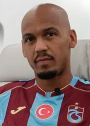 Yeni transfer imzaya geliyor! Uçaktan ilk mesajı verdiYeni transfer imzaya geliyor! Uçaktan ilk mesajı verdi