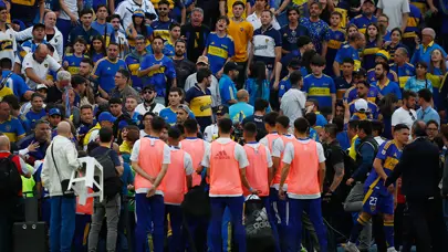 Superclasico sonrası ortalık karıştı: Kaleci Romero, tribünde taraftarla kavga etti