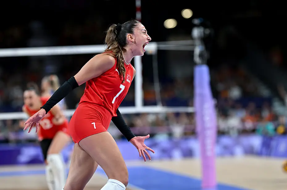 Hande Baladın'dan transferine dair net açıklama geldi: Eczacıbaşı'ndan ayrılıyor mu? - 3