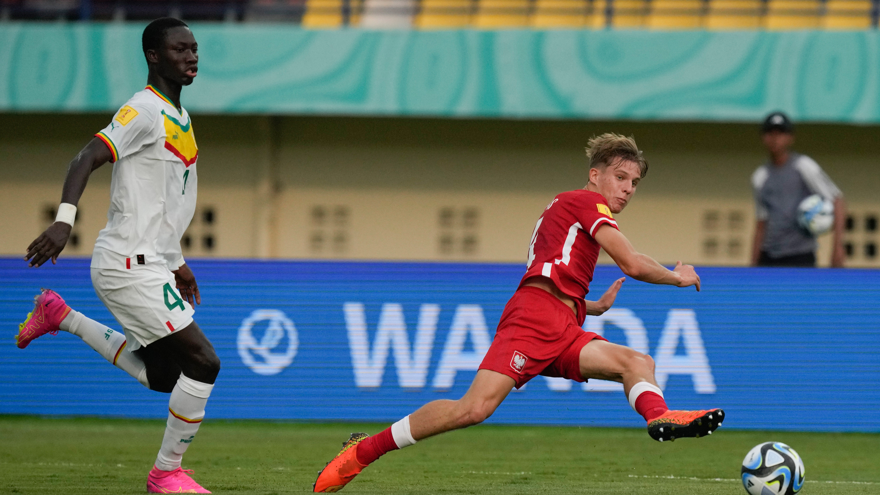 Galatasaray ve Fenerbahçe transferde karşı karşıya