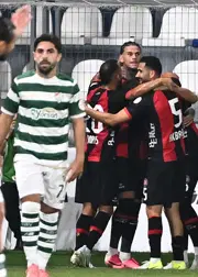 Bursaspor ilk yenilgisini Fatih Karagümrük'ten aldıBursaspor ilk yenilgisini Fatih Karagümrük'ten aldı