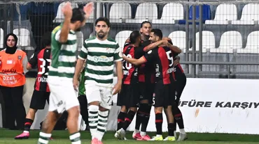 Bursaspor ilk yenilgisini Fatih Karagümrük'ten aldı